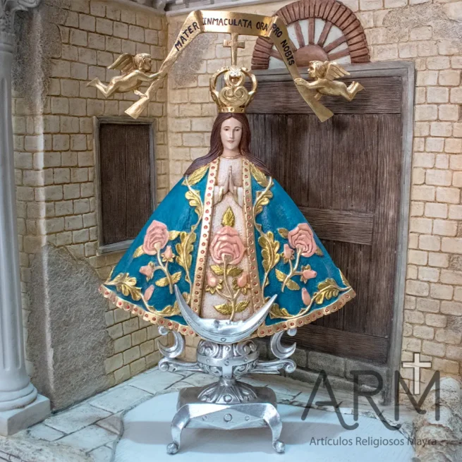 Virgen de San Juan tallada en madera pintada en óleo